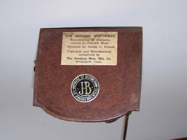 A Fine and Rare Pair of Antique Bookends circa 1930 depicting "The Minutemen of Concord 1775 — image 3